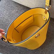Tory Burch | Robinson mini bucket bag in yellow 13cm - 5