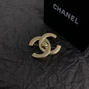 Chanel brooch 004 - 1