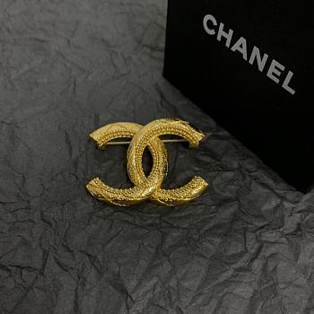 Chanel brooch 005