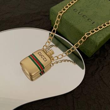 Gucci necklace 000
