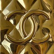 Chanel Vanity case lambskin & gold metal in white 18cm - 6