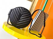 YSL Vinyle round camera bag in chevron-quilted grain de poudre embossed leather full black 17cm - 1