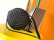 YSL Vinyle round camera bag in chevron-quilted grain de poudre embossed leather full black 17cm - 4