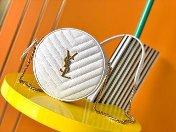 YSL Vinyle round camera bag in chevron-quilted grain de poudre embossed white leather 17cm