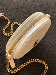 YSL Vinyle round camera bag in chevron-quilted grain de poudre embossed white leather 17cm - 5