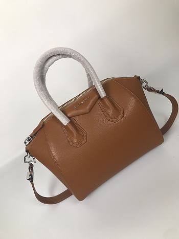 Givenchy Antigona bag in grained leather in brown BB05118012 28/30cm