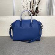 Givenchy Antigona bag in grained leather in blue BB05118012 28/30cm - 6