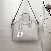 Givenchy Antigona bag in grained leather in gray BB05118012 28/30cm - 6