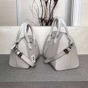 Givenchy Antigona bag in grained leather in gray BB05118012 28/30cm - 3