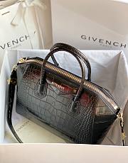 Givenchy Antigona bag in crocodile effect leather 28/33cm - 1