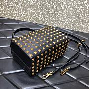 Valentino Rockstud alcove grainy calfskin box bag with all-over studs 19cm - 2