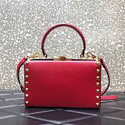 Valentino Rockstud alcove grainy calfskin box bag in red 19cm - 1