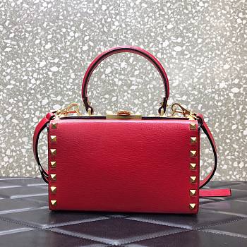 Valentino Rockstud alcove grainy calfskin box bag in red 19cm