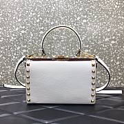 Valentino Rockstud alcove grainy calfskin box bag in white 19cm - 1