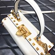 Valentino Rockstud alcove grainy calfskin box bag in white 19cm - 4