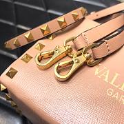 Valentino Rockstud alcove grainy calfskin box bag in nude 19cm - 6
