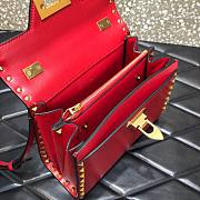 Valentino small Rockstud alcove grainy calfskin handbag in red 22cm - 5