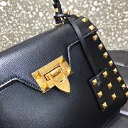 Valentino small Rockstud alcove grainy calfskin handbag in black 22cm - 5