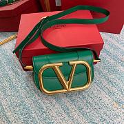 Valentino small Supervee crossbody calfskin bag in green 18cm - 1