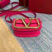 Valentino small Supervee crossbody calfskin bag in pink 18cm - 4
