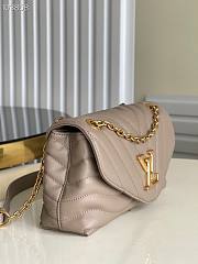 LV New Wave Chain Bag MM in taupe M58550 24cm - 4