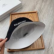 Balenciaga two sided bucket hat in white - 3