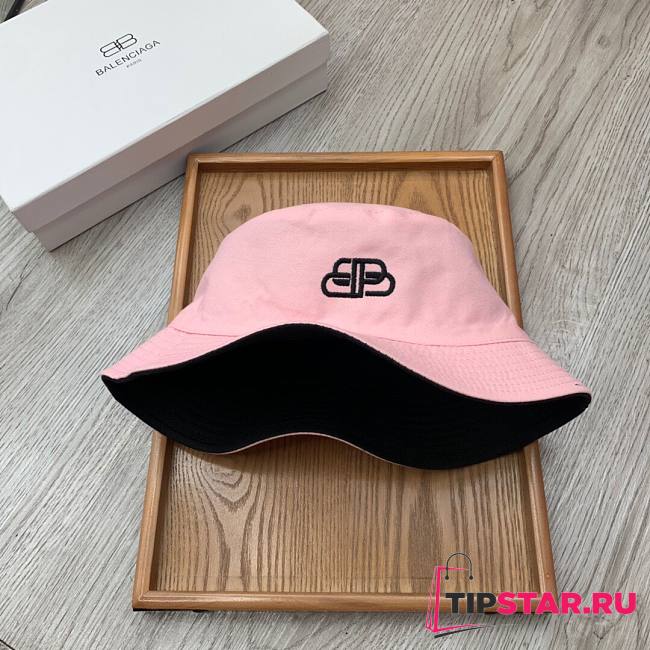 Balenciaga two sided bucket hat in pink - 1