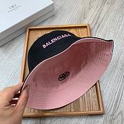 Balenciaga two sided bucket hat in pink - 2