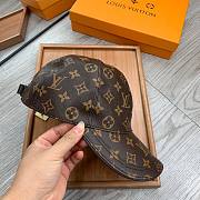 Louis Vuitton leather cap in brown - 2