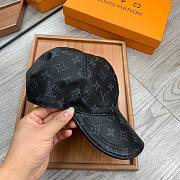 Louis Vuitton leather cap in black - 3
