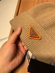 Prada wool hat in brown - 2