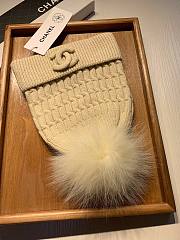 Chanel wool hat in white - 4