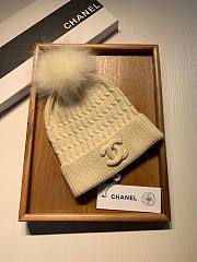 Chanel wool hat in white - 1