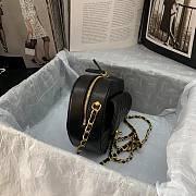 Chanel Heart-shaped flap bags in black AS2060 20cm - 4