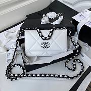Chanel small Flap bag lambskin in white/black hardware AP0957 20cm - 1