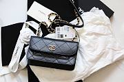 Chanel Flap bag soft lambskin in black 20cm - 1
