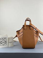 Loewe mini Hammock drawstring in pebble grain calfskin brown 19.5cm - 3