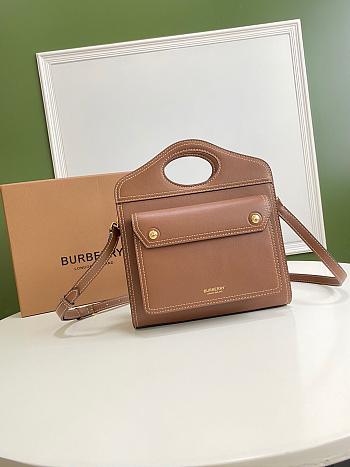 Burberry Pocket bag medium topstitch detail leather brown 23cm