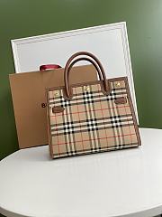 Burberry small Title bag small vintage check two-handle 32cm - 1