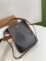 Burberry small Bucket bag black leather 21cm - 5