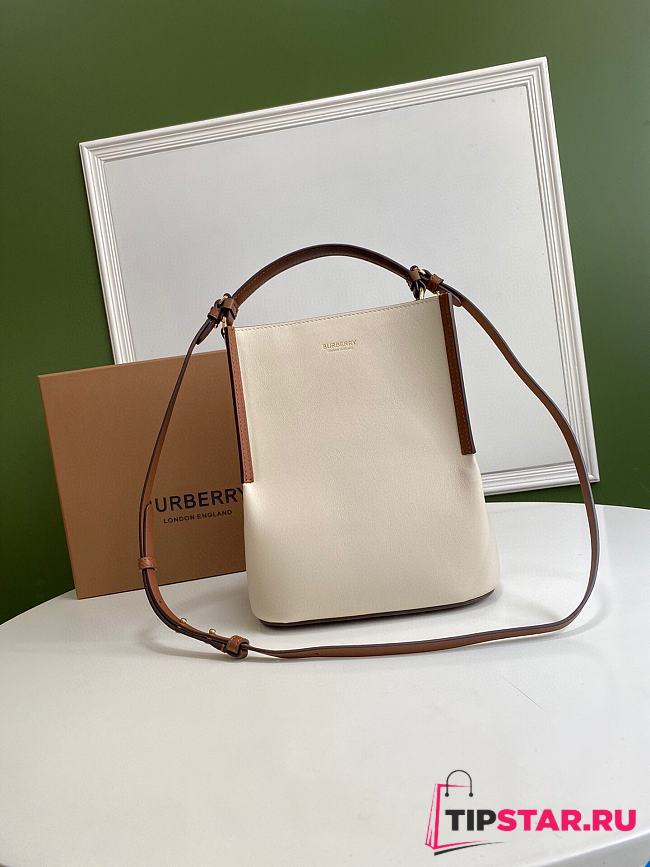 Burberry small Bucket bag white leather 21cm - 1