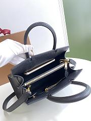 Burberry mini Title bag leather two-handle in black 26cm - 3