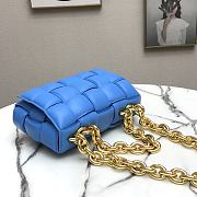 Bottega Veneta chain cassette cobalt blue 26cm - 2