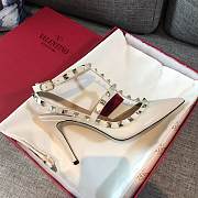 Valentino Rockstud grainy calfskin ankle strap pump 100 mm in white - 2