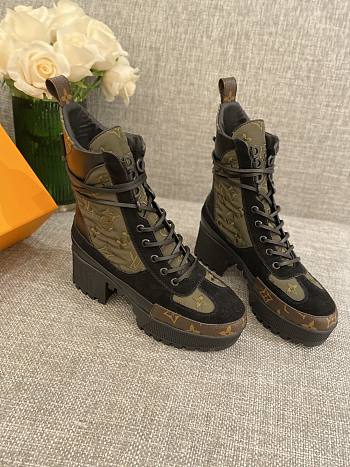 Louis Vuitton Laureate platform desert boot khaki green