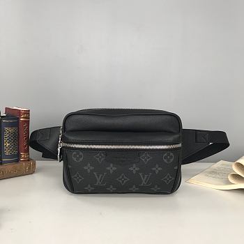 LV Outdoor bumbag taigarama black M30245 21cm