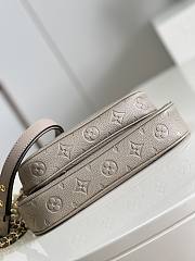 LV Multi pochette accessoires in taupe M80399 23.5cm - 6