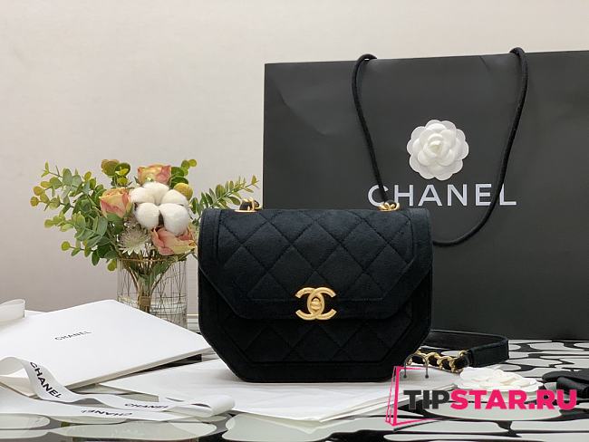 Chanel mini Flap bag velvet & gold metal in black 99109 20cm - 1