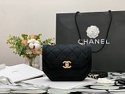 Chanel mini Flap bag velvet & gold metal in black 99109 20cm - 1