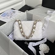 Chanel Fur flap bag in white AS2240 21.5cm - 6